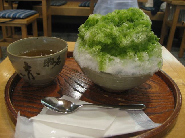 値段もお手ごろで、赤福氷を食べている人が結構いました。