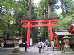 芦ノ湖の東側に回って箱根神社の鳥居