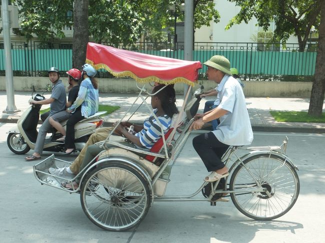 ベトナムの人力車、シクロ。