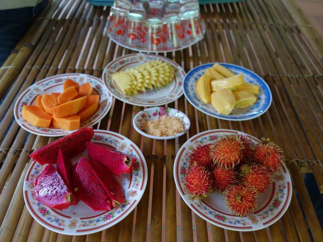 フルーツの試食をしました。