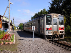 8:45発の深川行きで秩父別駅へと戻る。
留萌本線は列車の本数が少ないので、下りと上りの列車を上手く利用するのがコツ。
秩父別駅には、8:58に到着した。