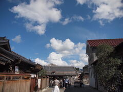 さてここから江戸時代に水運を利用して栄えていた佐原の町並みを見て行きます。

いいお天気〜