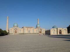 ハズラディ・イマーム・モスクとハズラディ・イマーム広場