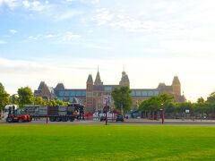 ２日目の朝。
開館と同時に、アムステルダム国立美術館を訪れます。