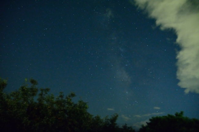 あの雲みたいな縦のラインは？