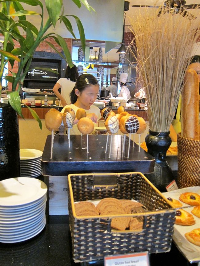 パンも充実していました。<br />娘は毎日ドーナッツを食べていました。
