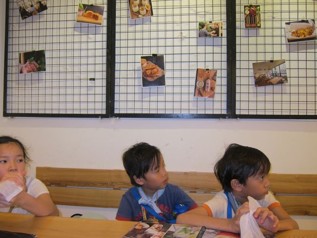 朝を食べ過ぎたのと、揚げ物を食べたせいでおなかがすかないらしい。<br />