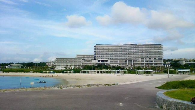 少し早く起きてビーチまでお散歩( ＾ω＾ )<br />