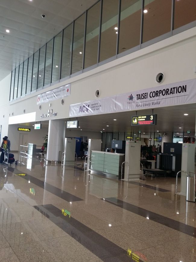 ハノイノイバイ国際空港第二ターミナルです！<br />開港した二日後来ました！やはり日本が作ったらしいです！素晴らしい！