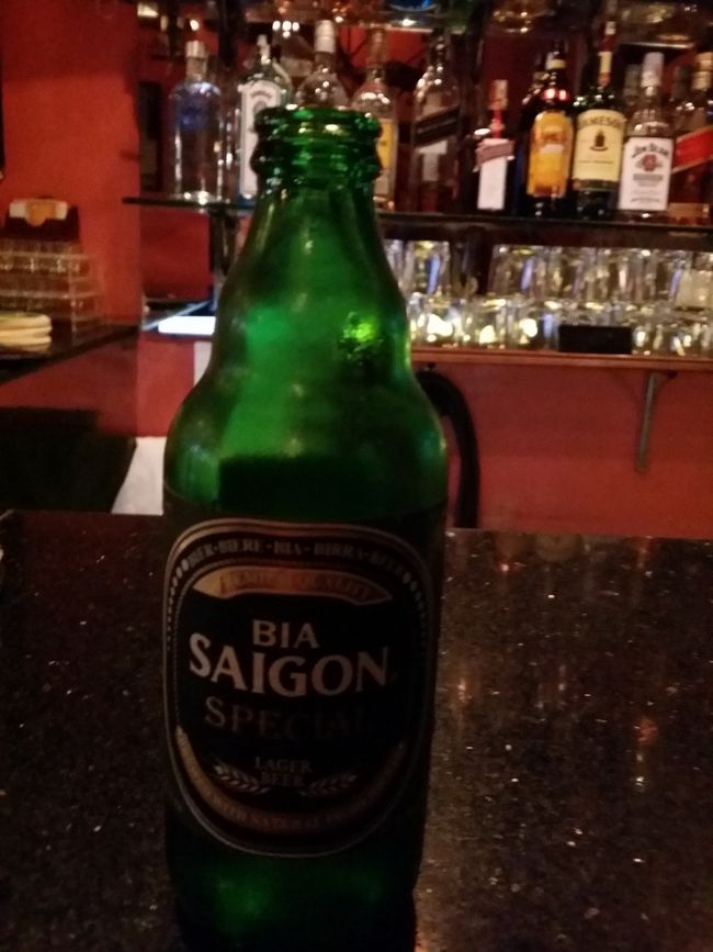 適当に街歩いて夜になったので<br />ビール呑みました！<br />ベトナムは一人でも入りやすいですねぇー