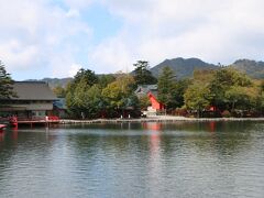 赤城の大沼に浮かぶ島にある赤城神社です。