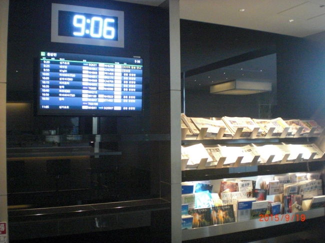 案内板を確認してそろそろ飛行機に向かいます