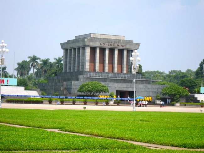 ホーチミン廊。ホーおじさんはメンテナンス中だそう。