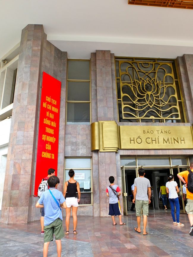 やっと博物館に到着。ここの売店でプロパガンダポスターを購入。