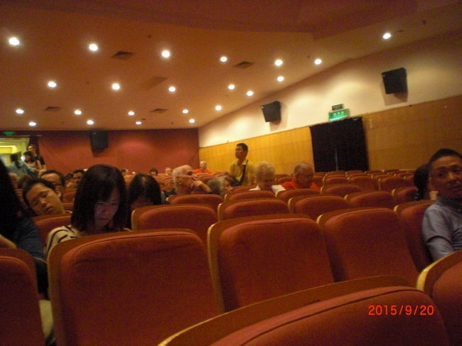 開演の時には殆ど席がうまってました。日本人がとても多かったように感じましたが、ガイドさんいわく、日本人観客がこんなに多い日は久しぶりだったとの事でした