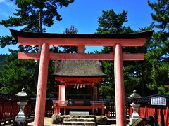 清盛神社は地味にぽっつんとたっています。