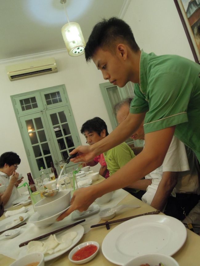 ここのレストランでは、店員さんが取り分けてくれた。ありがとう。