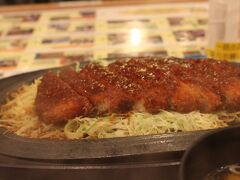 いろいろと迷って、名古屋飯と言えばやっぱり

矢場とんでしょうか。