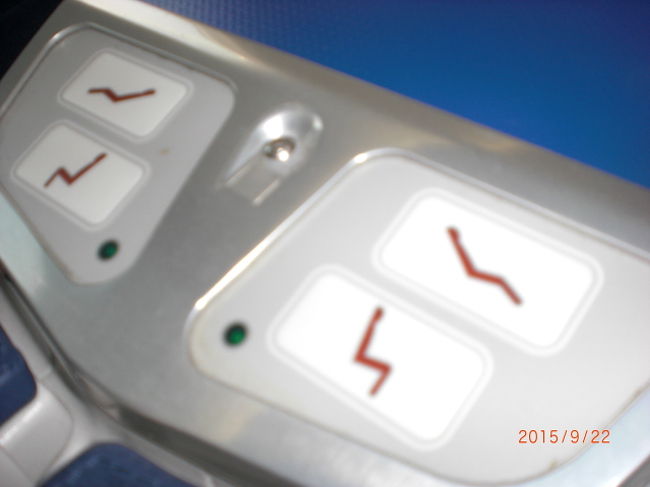 座席コントローラーも簡素でとても使い易い！！今まで乗った機体の中で一番！！