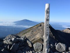 6：51　乗鞍岳山頂に到着です。 