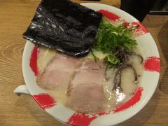 １１：５０
今日の昼食は、ラーメン