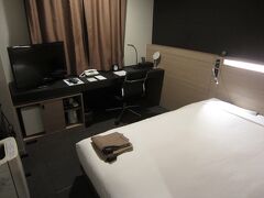 宿泊場所は、三井ガーデンホテル岡山です。
場所は、ＪＲ岡山駅から徒歩２分位の場所にあります。

この日は、初めての土地での運転ということもあり
疲れていたのか、すぐに就寝していました。

