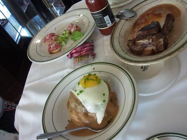 ほかに、「ツナタルタル」と「ロコモコ」もオーダーしました。ステーキハウスならではのとっても豪華なププも、ハッピーアワーはなんと7ドル！ <br /><br />ビールとTAXあわせて、＄72.20でした。