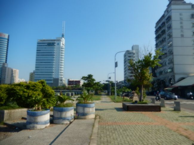 首学大飯店付近の広場