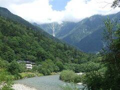 上高地 梓川と穂高連峰