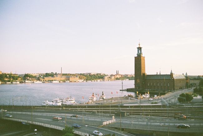 お部屋バルコニーからの眺望<br />市庁舎が目の前です