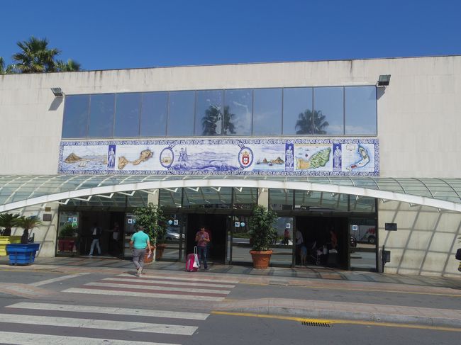 フェリーターミナルを出て、