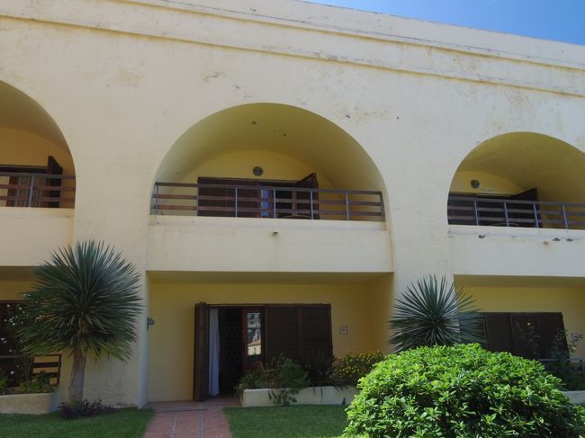 私の部屋の窓から出てきて撮影。<br />外出時は鍵かけてと注意がありました。<br /><br />