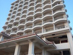 離島ターミナルから2分くらいで今日の宿に到着！
ホテルイーストチャイナシーです。
今日、明日と2晩お世話になります。