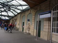 ルクセンブルクの首都なのに、こじんまりとした駅ですね。
