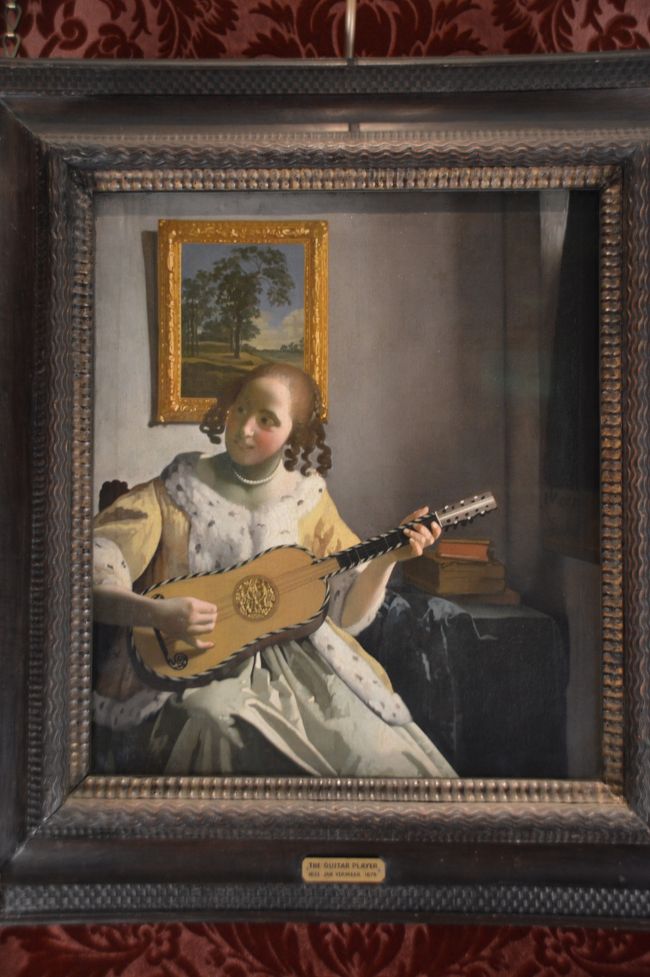 フェルメールのギターを弾く女。ここもゆっくりと見ることができた。ほかにもレンブラントなどもあり。フェルメール全作品制覇まであと７枚。