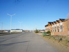 アエロパルケを13:40発の飛行機でエルカラファテへ。
到着口にあった「last minute」という旅行代理店で、2日目にできるアクティビティを調べました。やはり、クルージングがよさそう。一人1500ペソ。検討して町中で予約しますと言って、とりあえずホテルへ。
バスの往復チケットを買いました。