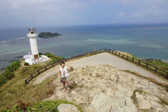 ちょっと登れるところもあったので登ってみる。<br />大した高さを登るわけじゃないけど、岩がごつごつしていた。ヒールのあるサンダルにしなくて良かった。