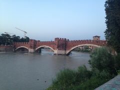 Ponte Scaligeroスカリゲロ橋のすぐ近く。