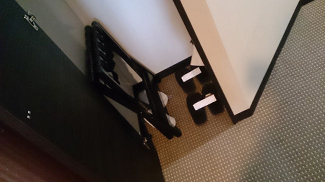 スリッパはエコなものと使い捨てとありました。エコを使いました。<br />