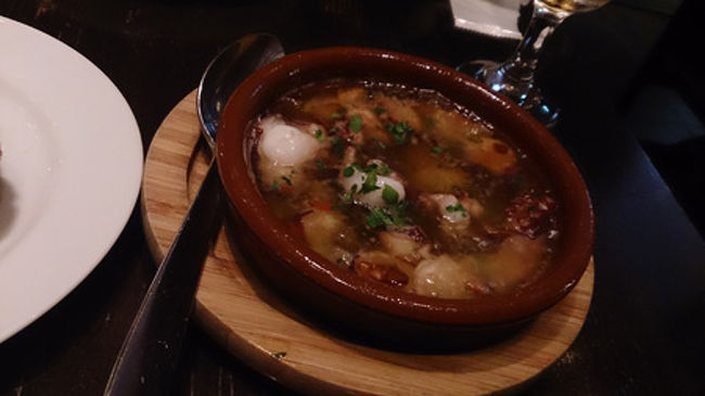 アヒージョ<br />タコにしました。グッツグツで、おいしいのです…