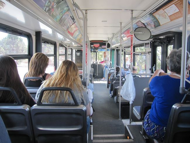 車内はこうなっています。