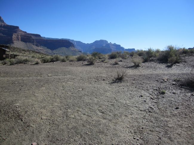 少し平坦な道もあります。