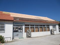 座席チケットを入手したので、会場を離れてお昼ご飯に行きました。

お店は会場の近くにある沖縄そばのお店、宮里そばへ。ここに来るのは2回目。
写真は裏の入り口です。