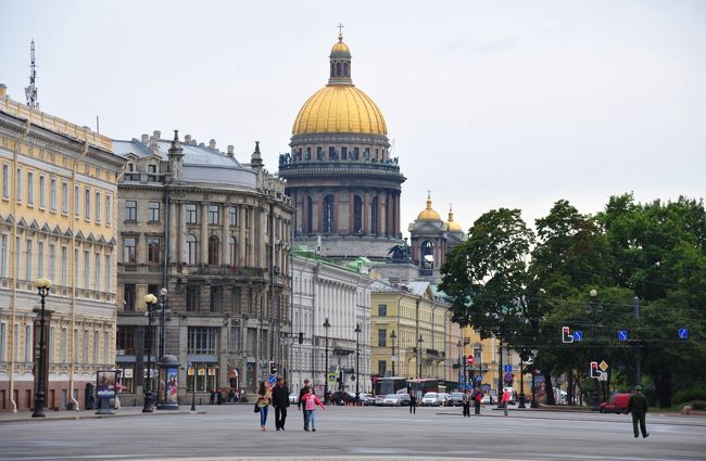 街並み<br />イサーク大聖堂が目印になります。