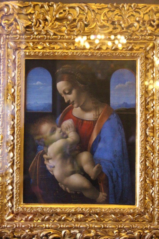 1490〜1491年　リッタの聖母<br /><br />静寂の中に透明感のある輝きを放つ聖母マリアとイエスキリストが描かれたイタリアルネッサン期の傑作<br /><br />イタリアのリッタ公爵が1865年に購入したのでこう呼ばれています。