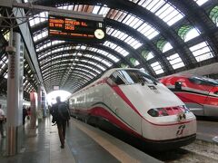 イタリア鉄道で一気にパドヴァへＧＯ！ＧＯ！
FrecciaBiancaカッコイイ(≧∇≦)

パドヴァまでの約２時間、よろしくね！
