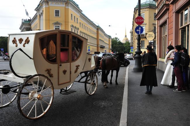 今日は大安？<br />ホテルの近くにも結婚したカップルがいました。