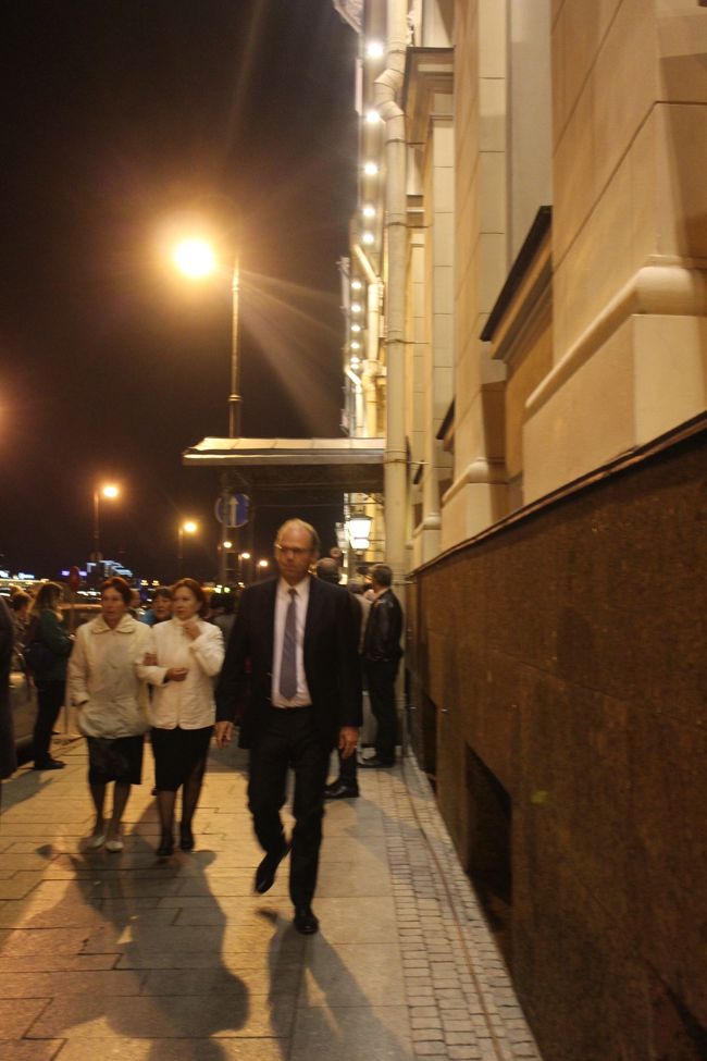 ツアーの方が多くドレスコードも大してなくお気軽です。<br />翌日は朝から郊外に行くのでホテルに戻りました。<br />