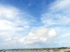 ４：２０
佐和田の浜

この写真では結構、綺麗に見えますが
実際はう～ん？・・・。

干乾びすぎてるのかな？
