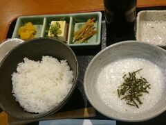 関空にて朝食です。
